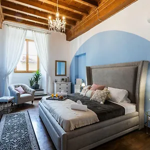 Historic Center Palace - Huge 4 Bedrooms Santa Croce - By Likehomeflorence Florence